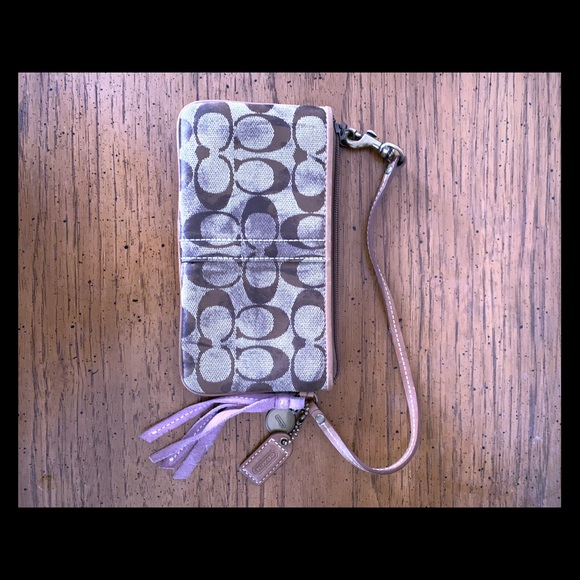 Coach Wristlet - Picture 1 of 3